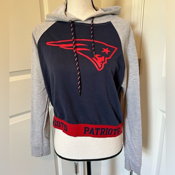 NFL Patriots crop hoodie - Picture 1 of 4